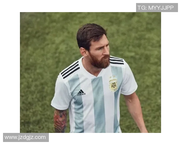 足球明星饮用的小瓶背后的故事与品牌影响力分析